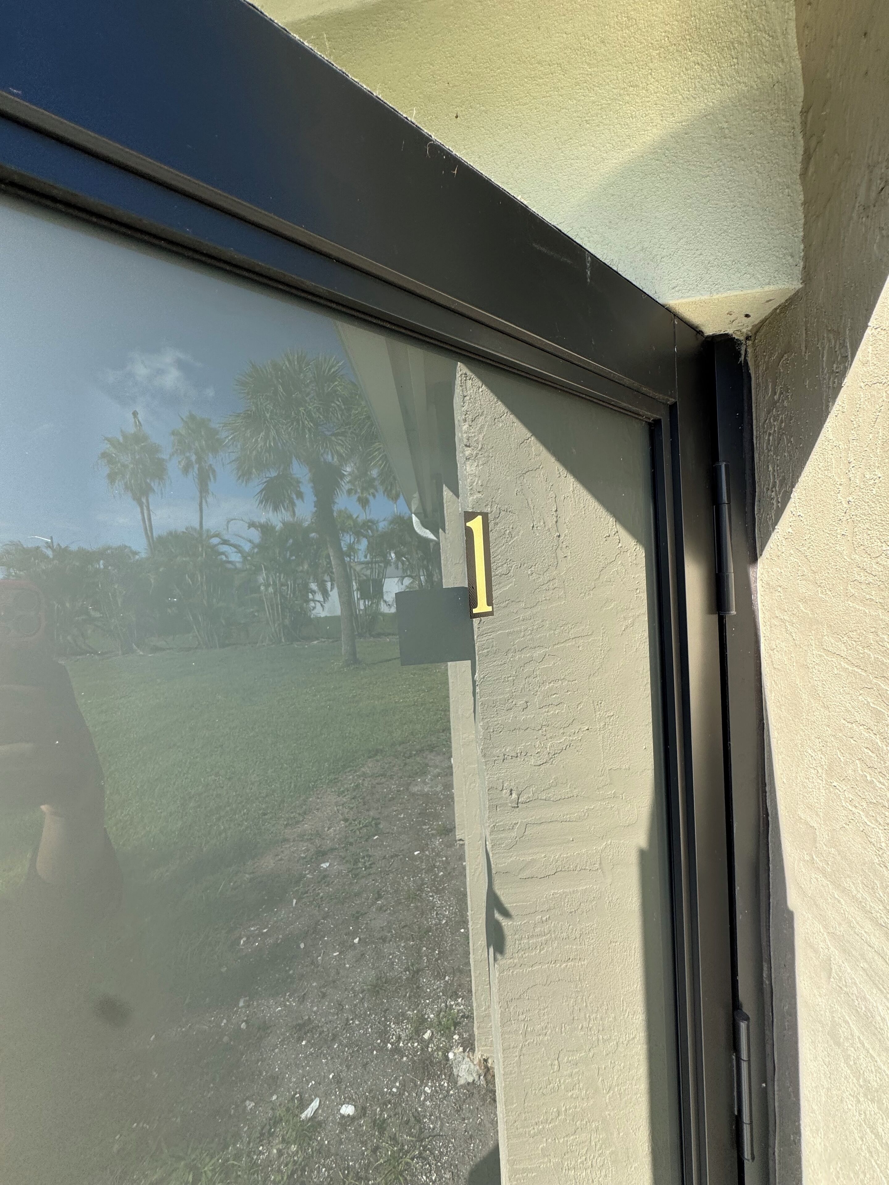 تفاصيل الفندق من الخارج