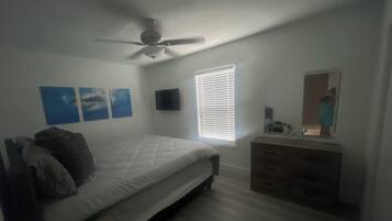 4 habitaciones, tabla de planchar con plancha, wifi y ropa de cama