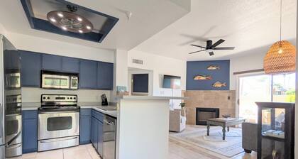 AMAZING LOCATION! Walk to London Bridge, The Channel, Rotary Park & Restaurants!