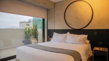 Apartment, 1 Queen Bed, City View