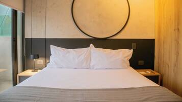 Apartment, 1 Queen Bed, City View
