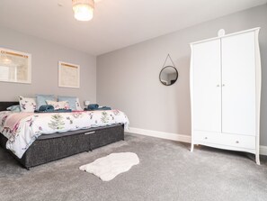 1 غرفة نوم وبديكورات فريدة لكل غرفة وطراز فريد لكل وحدة وواي فاي مجانًا