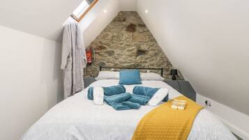 1 habitación, decoración personalizada y muebles diferentes