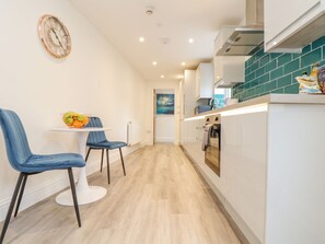 Dining - Mews Retreat (Camborne)