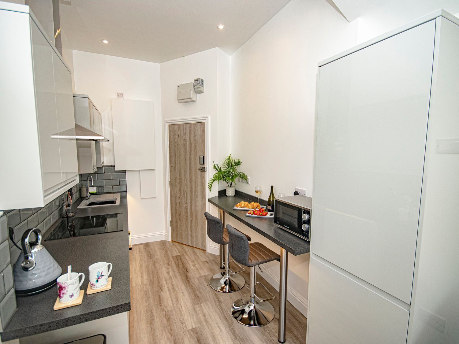 Cookware/dishes/utensils