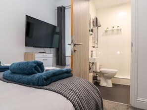 3 bedrooms, individually decorated, individually furnished, free WiFi - Teylu (Camborne)