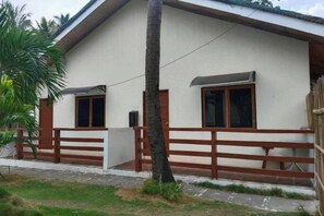 Unclassified image, 5 of 10, button - Dolphin Bay Resort Puerto Galera (Abra de Ilog)