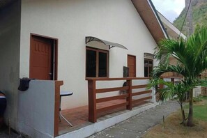Unclassified image, 4 of 10, button - Dolphin Bay Resort Puerto Galera (Abra de Ilog)