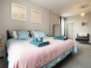 1 bedroom, individually decorated, individually furnished, free WiFi - West Chambers (Camborne)