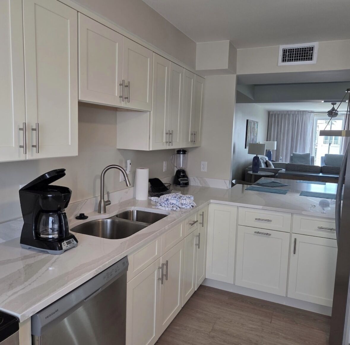 ميكروويف، فرن، موقد طهي مسطح، غسالة أطباق