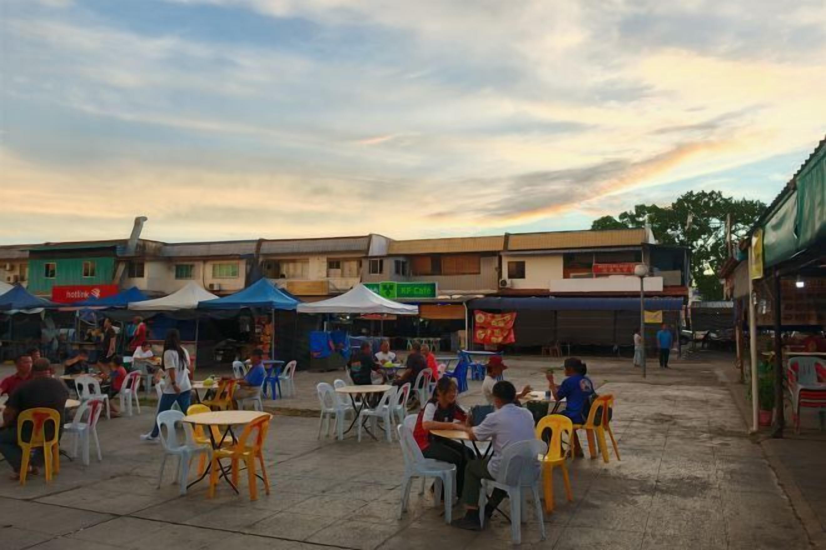 تناول الطعام بالخارج