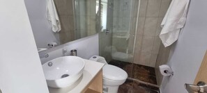Standard-huoneisto, kaupunkinäköala | Kylpyhuone