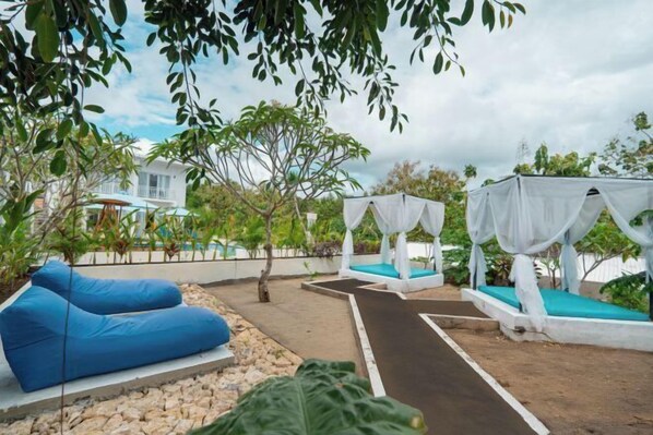 المنشأة من الخارج