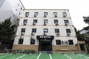 Exterior - Doksan White (Seoul)