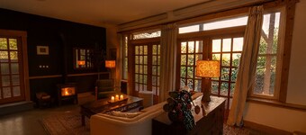 Welcoming 1-bedroom cottage in Port Angeles with easy beach access