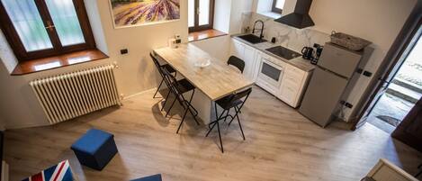 المنشأة من الداخل