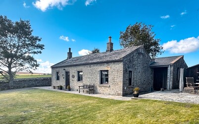 A cosy hillside hideaway in the heart of the Yorkshire Dales