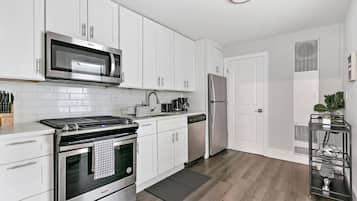 Executive-Apartment, 3 Schlafzimmer | Eigene Küche | Kühlschrank, Mikrowelle, Ofen, Herdplatte