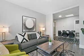 Executive Apartment, 3 Bedrooms | Living area