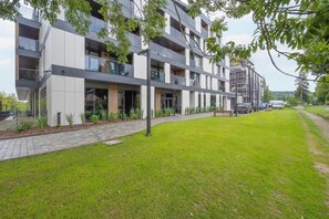 Apartment | Exterior - Holiday Studio With Balcony, Indoor Pool, Sauna (Polanica-Zdroj)