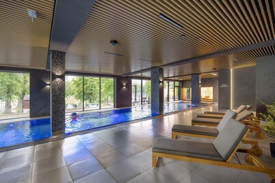 Holiday Studio With Balcony, Indoor Pool, Sauna