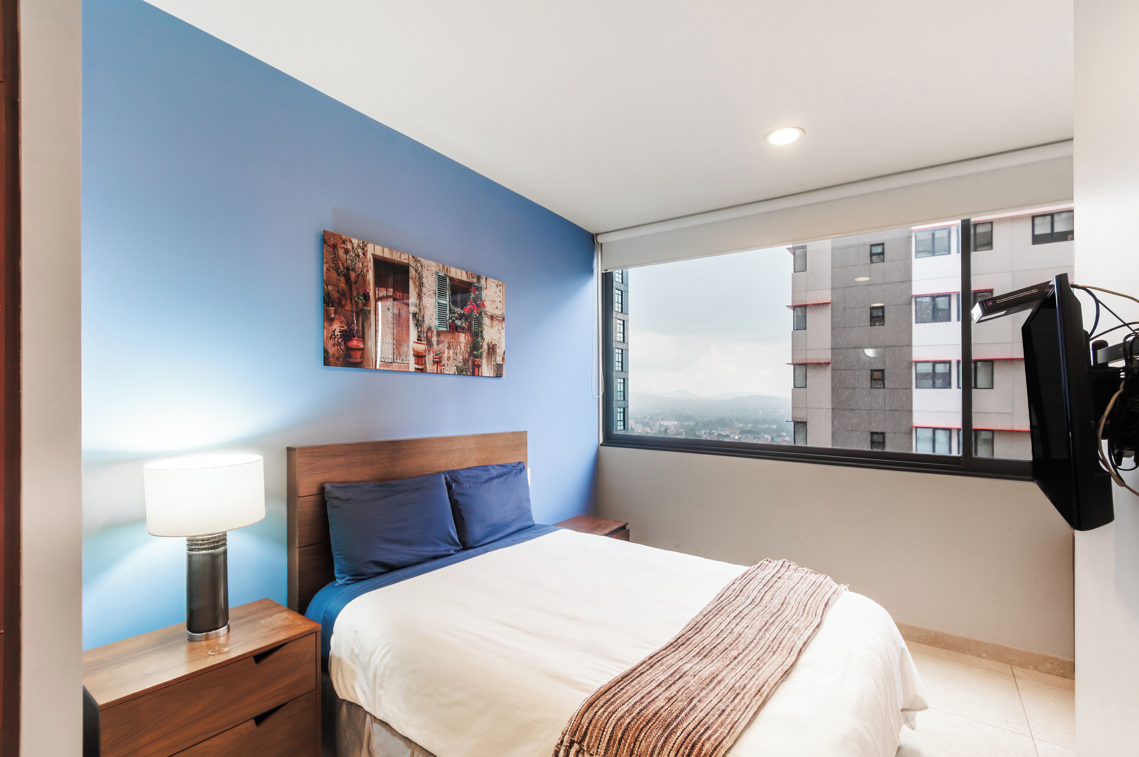 Luxe appartement, 2 slaapkamers, uitzicht op de stad, in toren | Luxe beddengoed, gratis wifi, beddengoed