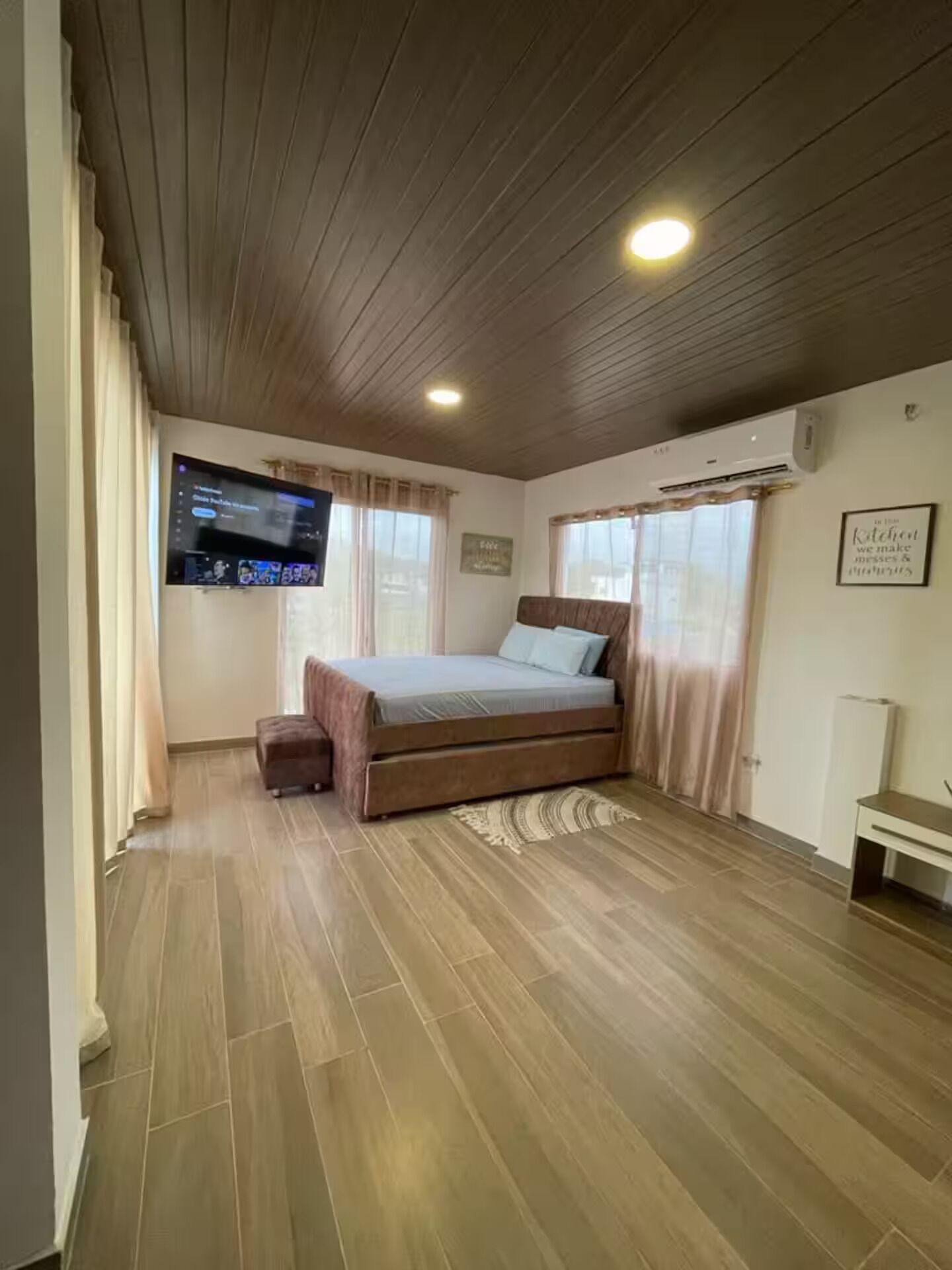 1 camera, Wi-Fi, lenzuola