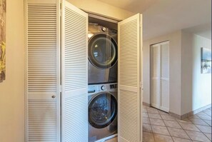 Condo, Multiple Beds (Kona Plaza#409) | Interior - Kona Plaza#409 (Kailua-Kona)