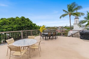 Apartment, Mehrere Betten (Kona Plaza#409) | Speisen im Freien