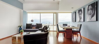 Scala Santa Fe - Modern Apt w pool