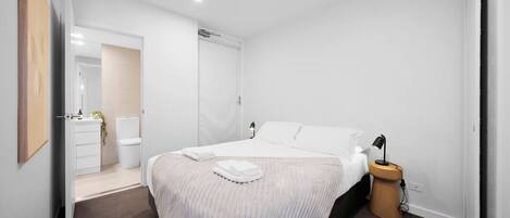 Bügeleisen/Bügelbrett, WLAN, Bettwäsche