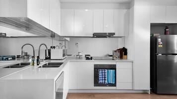 Fridge, microwave, oven, stovetop