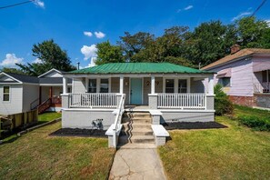 Unclassified image, 4 of 9, button