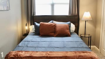 Bureau, fer et planche Ă  repasser, lit parapluie, Wi-Fi