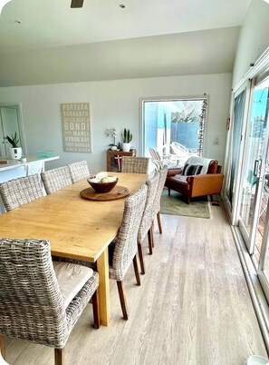 Dining - Blairgowrie Beach Haven walk to beach or swim in gas heated  pool.Pets welcome  (Blairgowrie)