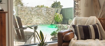 Blairgowrie Beach Haven walk to beach or swim in gas heated  pool.Pets welcome 
