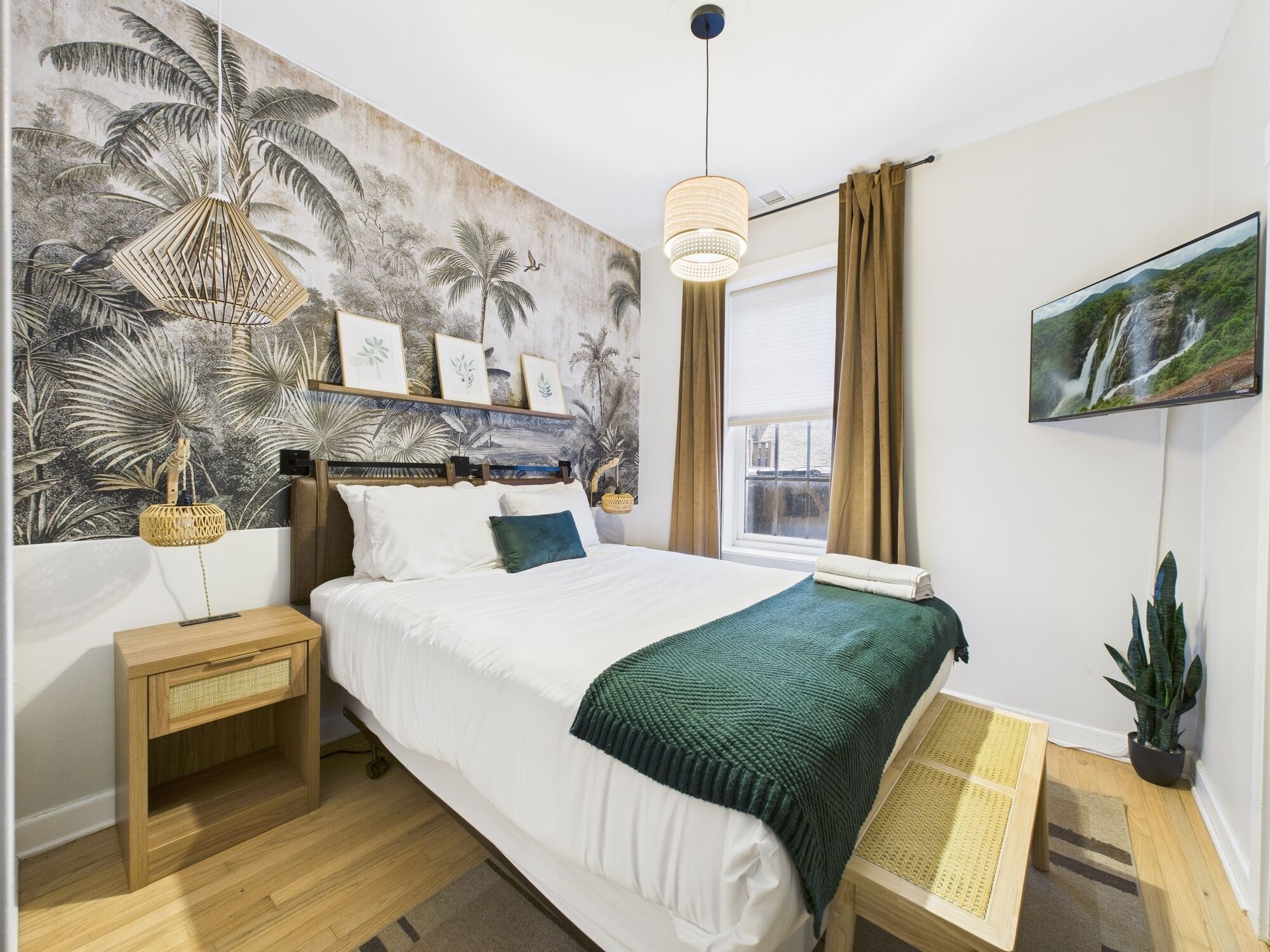 2 室のベッドルーム、アイロン / アイロン台、WiFi (無料)、ベッドシーツ