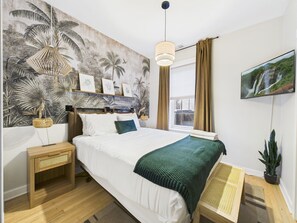 2 bedrooms, iron/ironing board, free WiFi, bed sheets