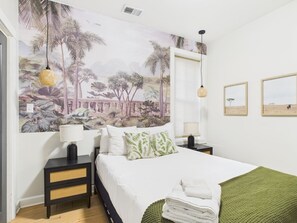 2 bedrooms, iron/ironing board, free WiFi, bed sheets