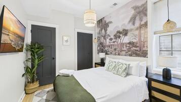 2 slaapkamers, een strijkplank/strijkijzer, gratis wifi, beddengoed