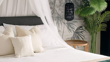 4 quartos, ferros/tábuas de passar roupa, berço de viagem