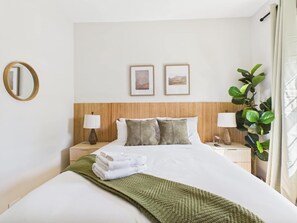 2 bedrooms, iron/ironing board, travel crib, free WiFi