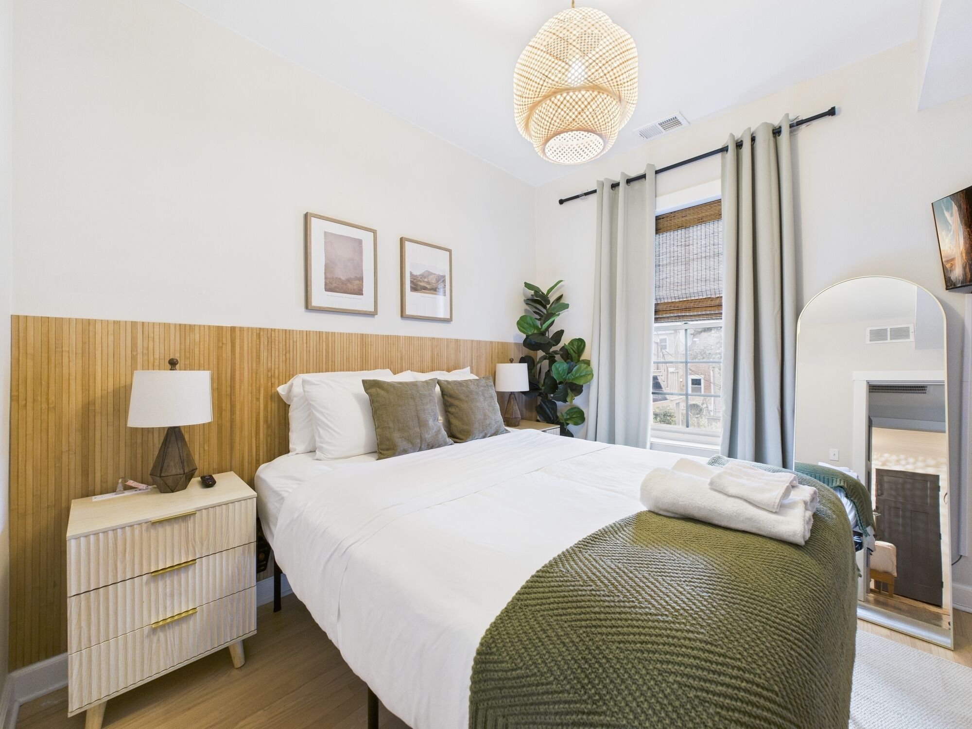 2 quartos, ferros/tábuas de passar roupa, Wi-Fi de cortesia