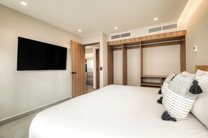 Luxury Apartment, 1 Bedroom | Wardrobe