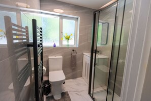 Douche, serviettes fournies