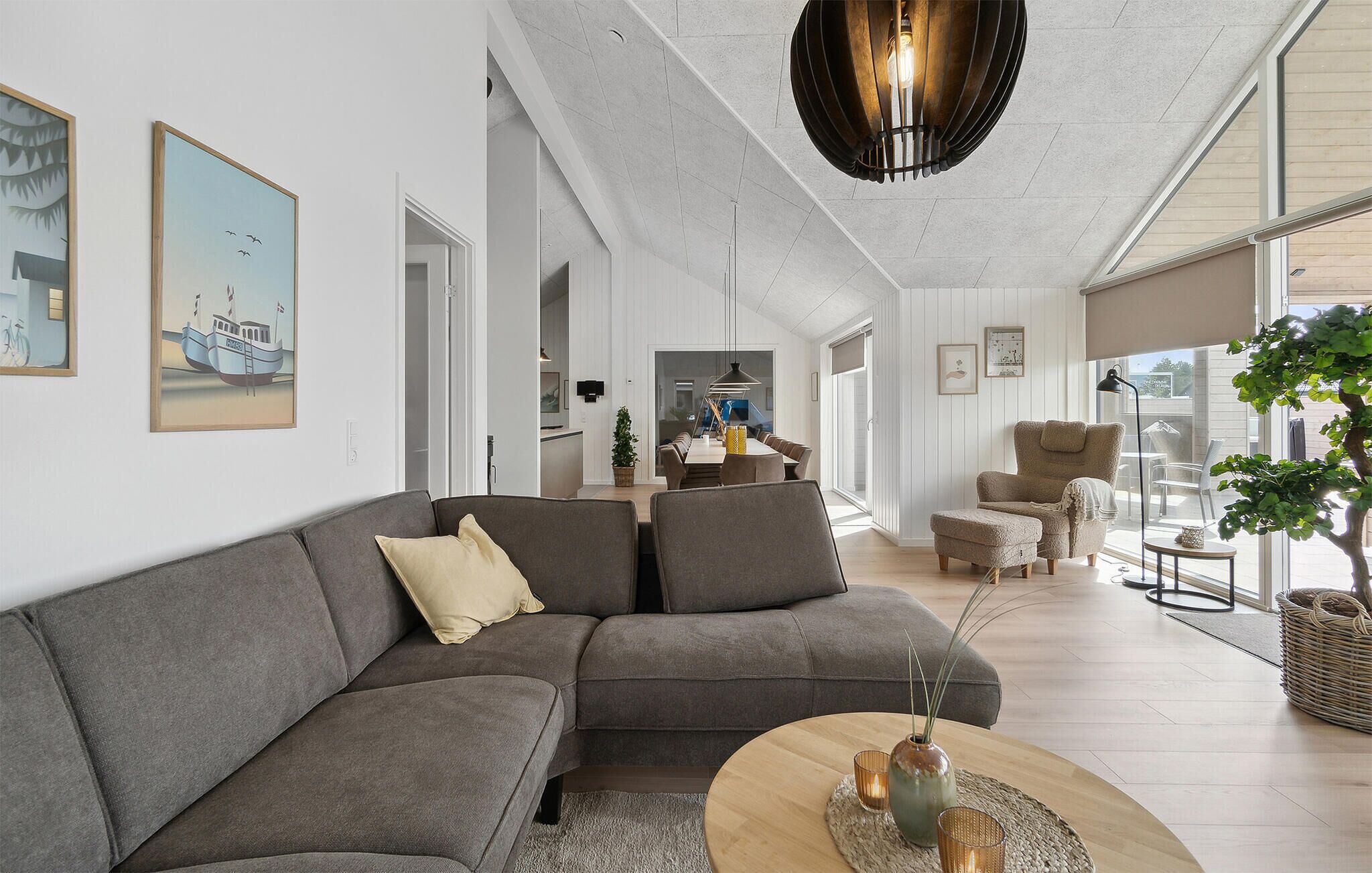 Smart TV, foosball, table tennis