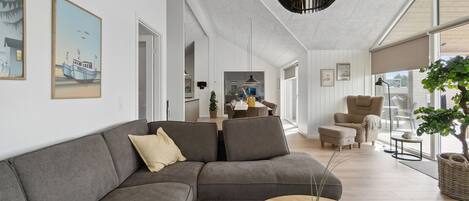 Smart-tv, bordfodbold, bordtennisbord