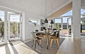 Dining - 3 bedroom gorgeous home in Otterup (Otterup)