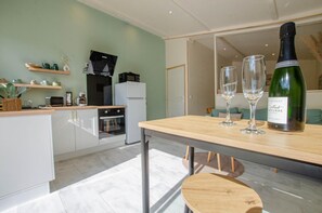 Micro-ondas, cadeirão de bebê