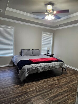 4 bedrooms, WiFi, bed sheets